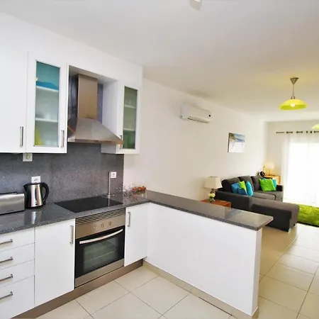 Apartment 30Mt From The Beach
